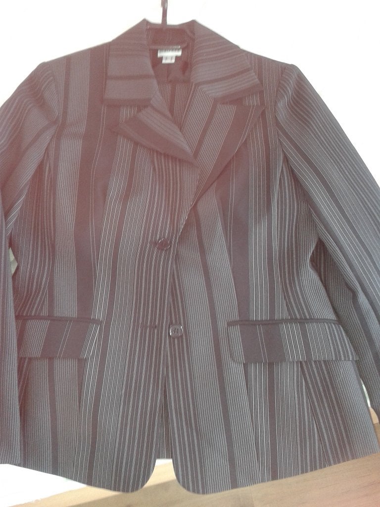 dames  pak 2 delig zwart  met krijtstreep nieuw, Kleding | Dames, Jasjes, Kostuums en Pakken, Kostuum of Pak, Zwart, Nieuw, Melrose