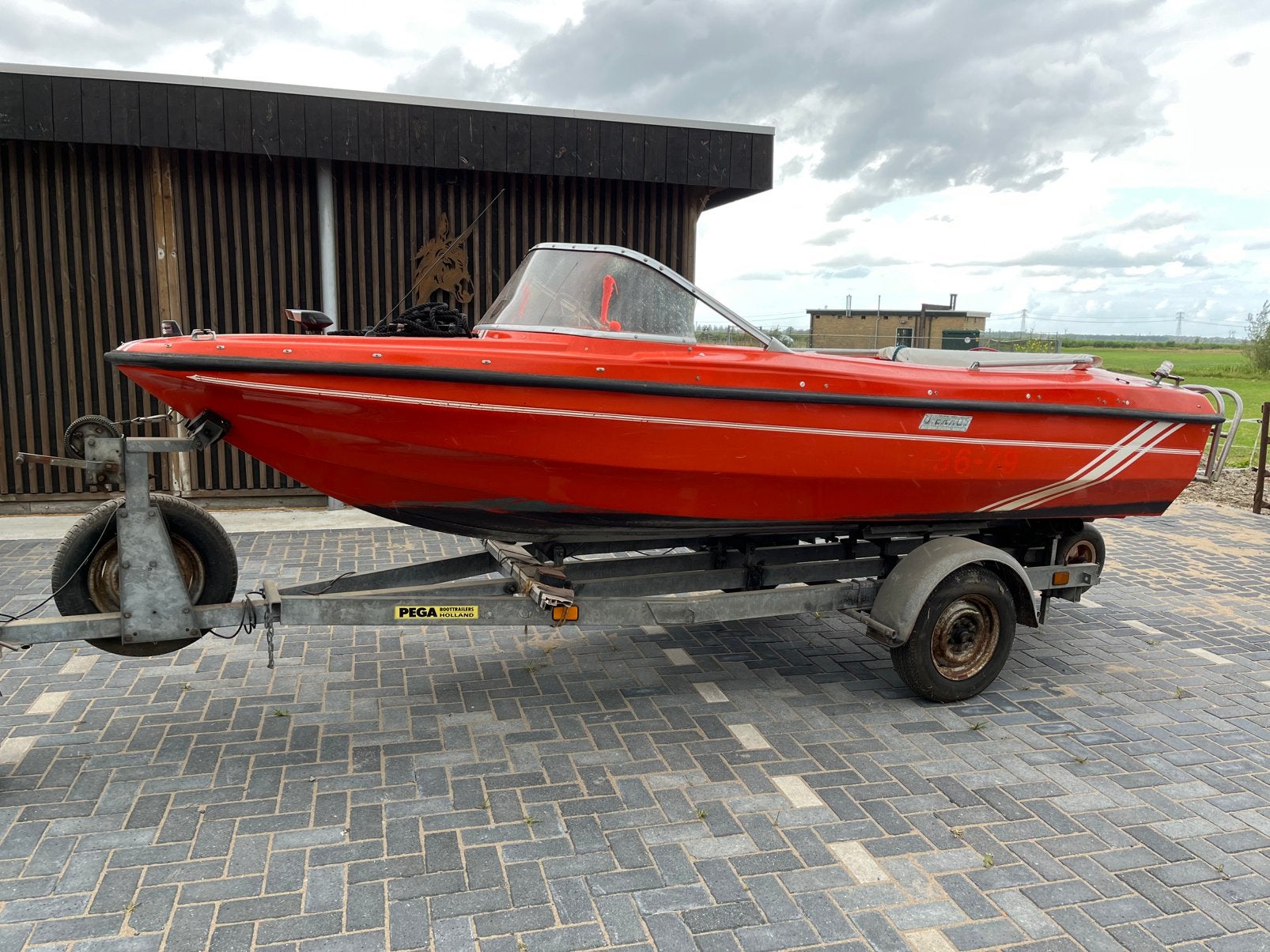 Leuk bootje, Ophalen, Zo goed als nieuw, Elektrisch