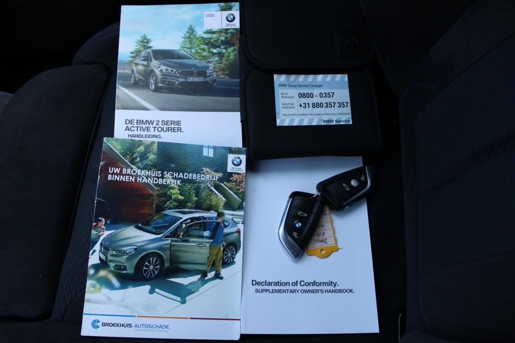 BMW 2 Serie Active Tourer 218I 136pk Executive automaat ECC/, 136 pk, Gebruikt, Wit, Origineel Nederlands