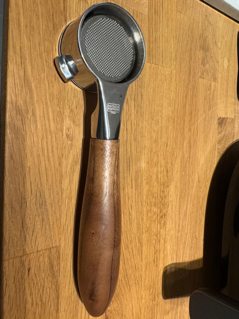 NEOUZA Espresso bodemloze portafilter 54 mm (walnoot), Overige merken, Ophalen of Verzenden, Zo goed als nieuw, Barista-accessoire