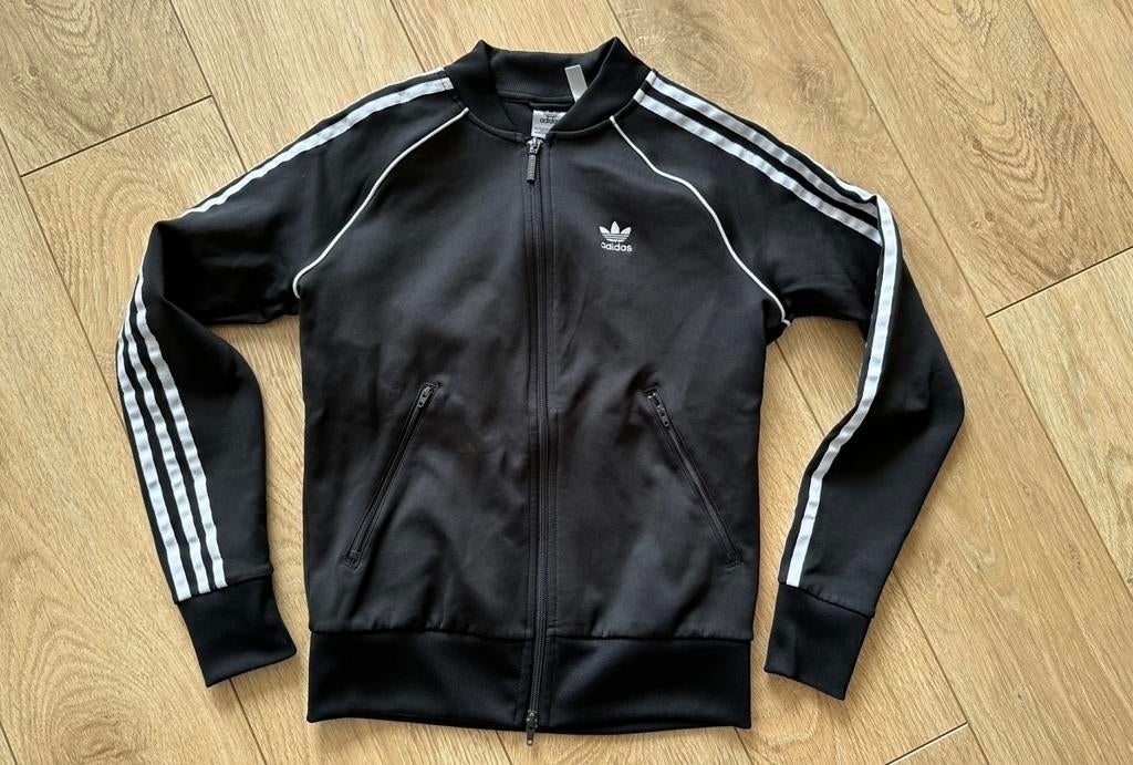 Adidas jasje in maat S, zgan, Ophalen of Verzenden, Zo goed als nieuw, Jongen of Meisje, Jas
