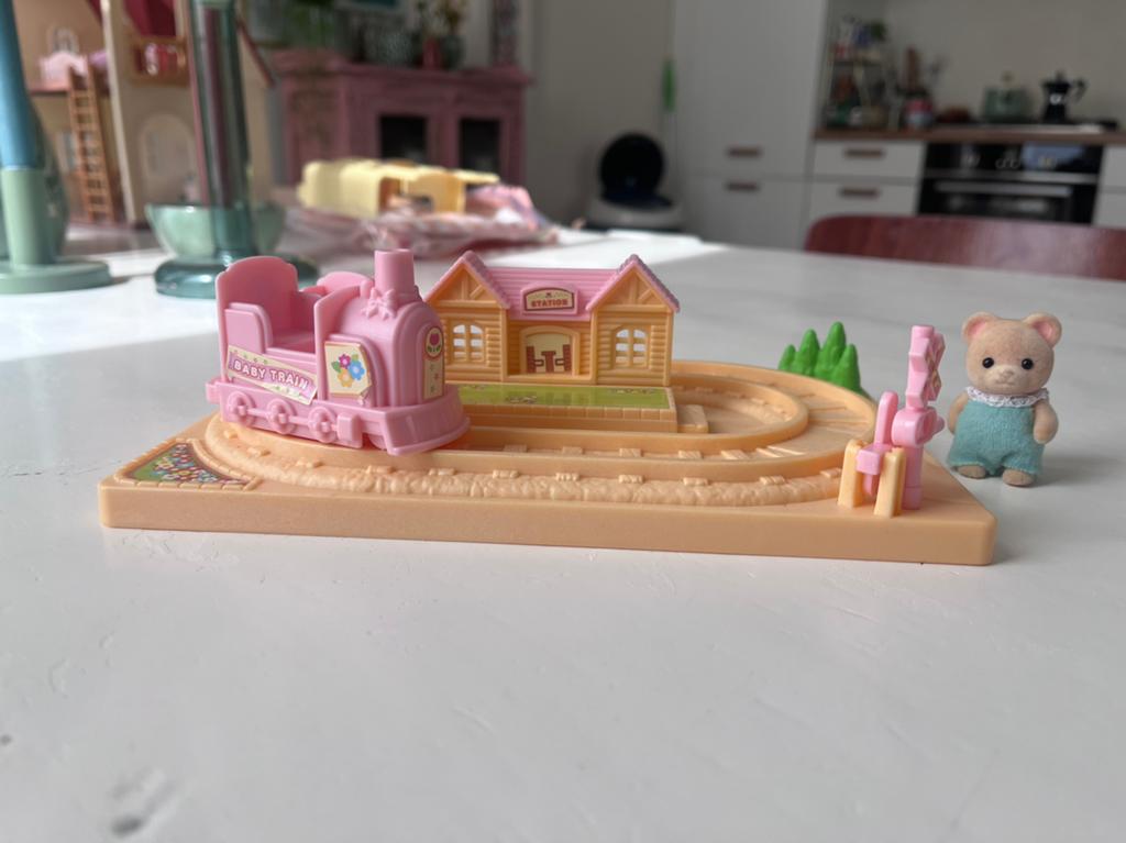 Sylvanian Families 5320 baby avontuur, Kinderen en Baby's, Speelgoed | Poppenhuizen, Ophalen of Verzenden, Zo goed als nieuw, Toebehoren