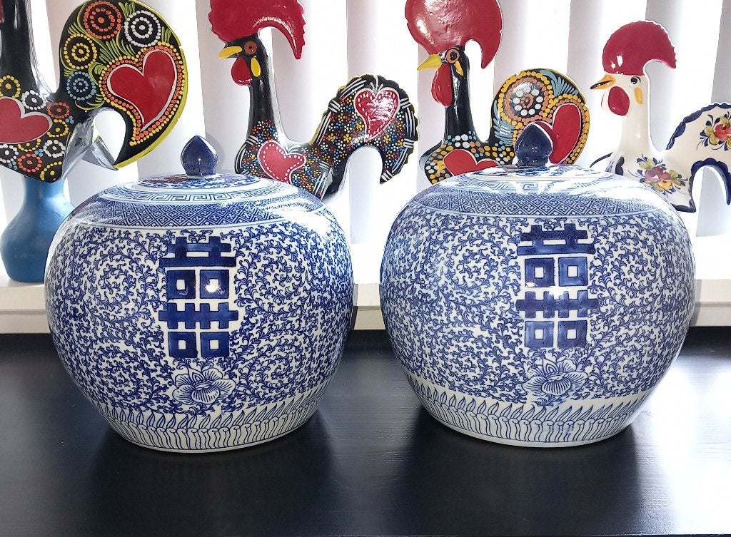 Twee dekselvazen van Chinees porselein, Ophalen