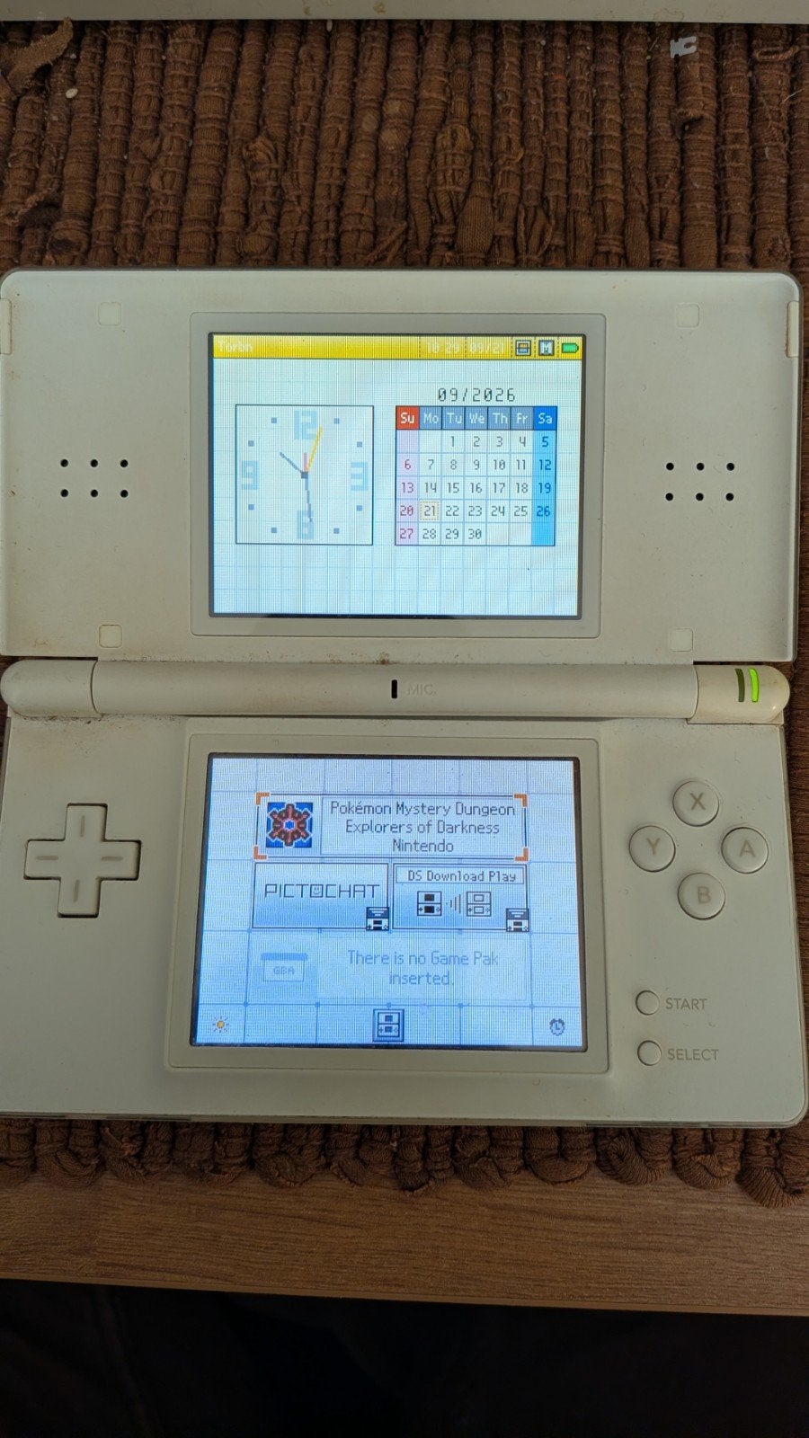 Nintendo DS Lite met Pokémon Mystery Dungeon game, Spelcomputers en Games, Ophalen, Wit, DS Lite, Gebruikt