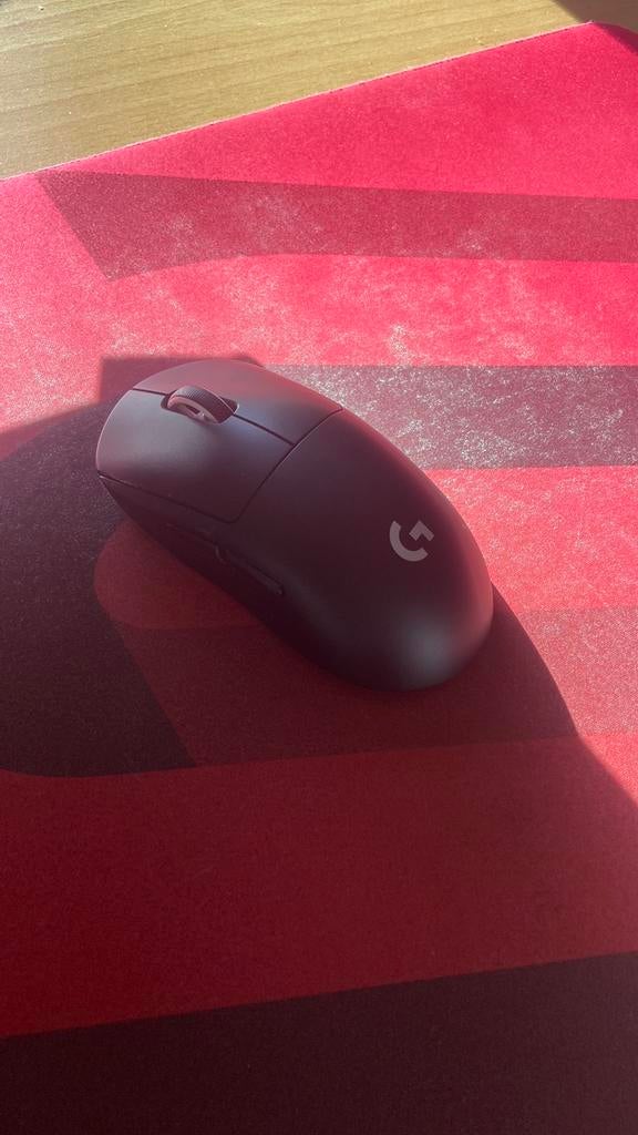 Logitech g pro super light, Ophalen of Verzenden, Zo goed als nieuw