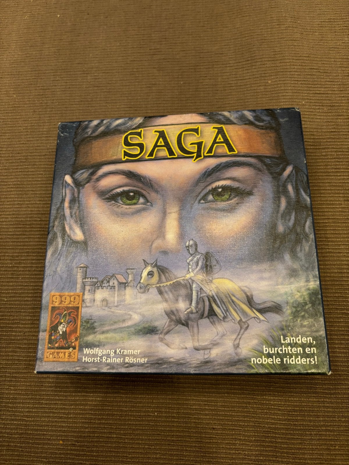 Saga bordspel - Strategisch kaartspel van 999 Games, Drie of vier spelers, Ophalen of Verzenden, Zo goed als nieuw