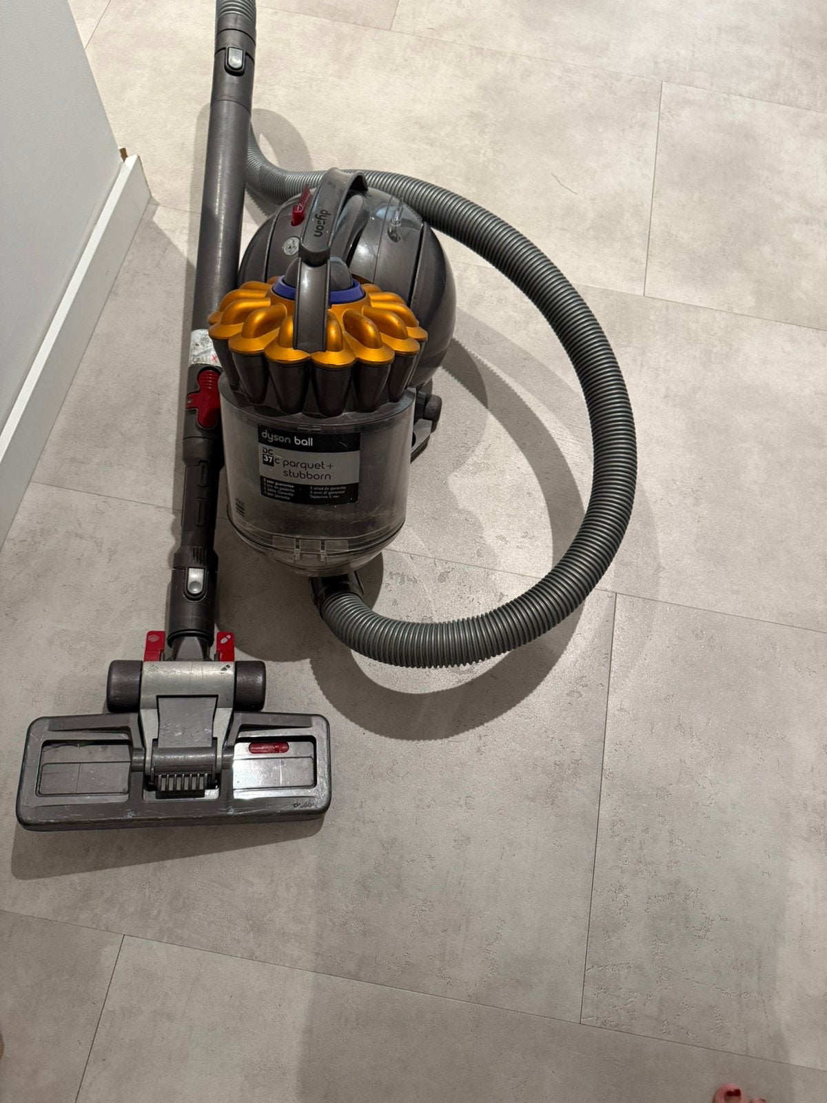 Dyson ball parquet stofzuiger, Ophalen of Verzenden, Gebruikt, 1200 tot 1600 watt