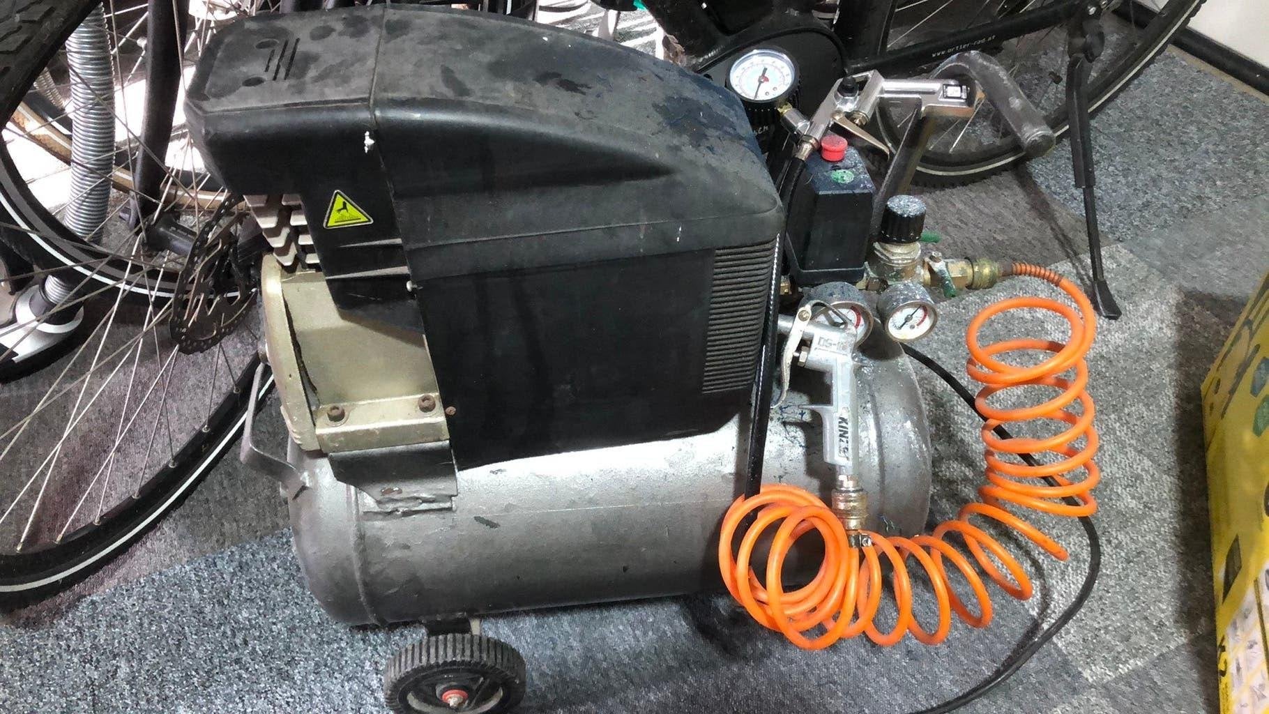 Compressor, Ophalen, Gebruikt, 6 tot 10 bar, 25 tot 100 liter