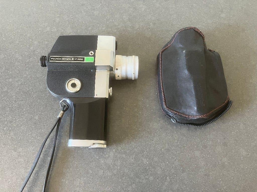 Filmcamera Fujica Single-8 P300 met originele beschermhoes, Ophalen of Verzenden, 8mm, Camera