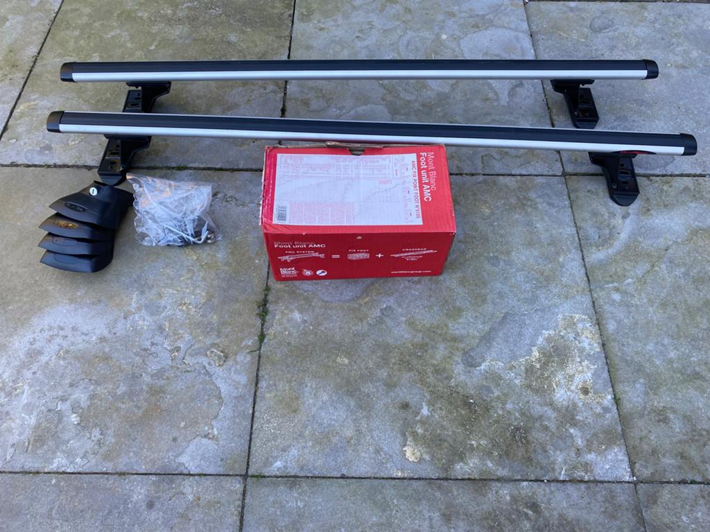 Dakdragers Montblanc universeel +foot unit gesloten dakrail., Auto diversen, Dakdragers, Zo goed als nieuw, Ophalen