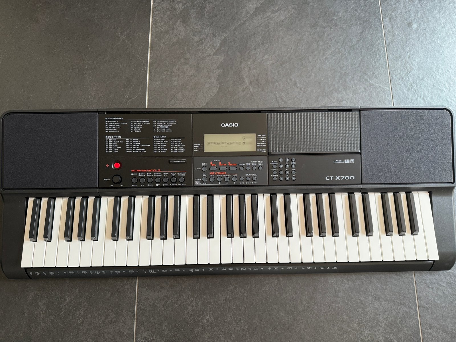 Casio CT-X700 Home Keyboard + Tas + Sustainpedaal + doos, Ophalen, Zo goed als nieuw, 61 toetsen, Casio