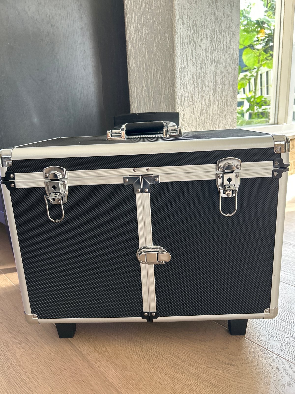 Nieuwe pedicure koffer - Hardcase met wieltjes, Sieraden, Tassen en Uiterlijk, Beautycases, Ophalen, Zwart, Nieuw, Met slot
