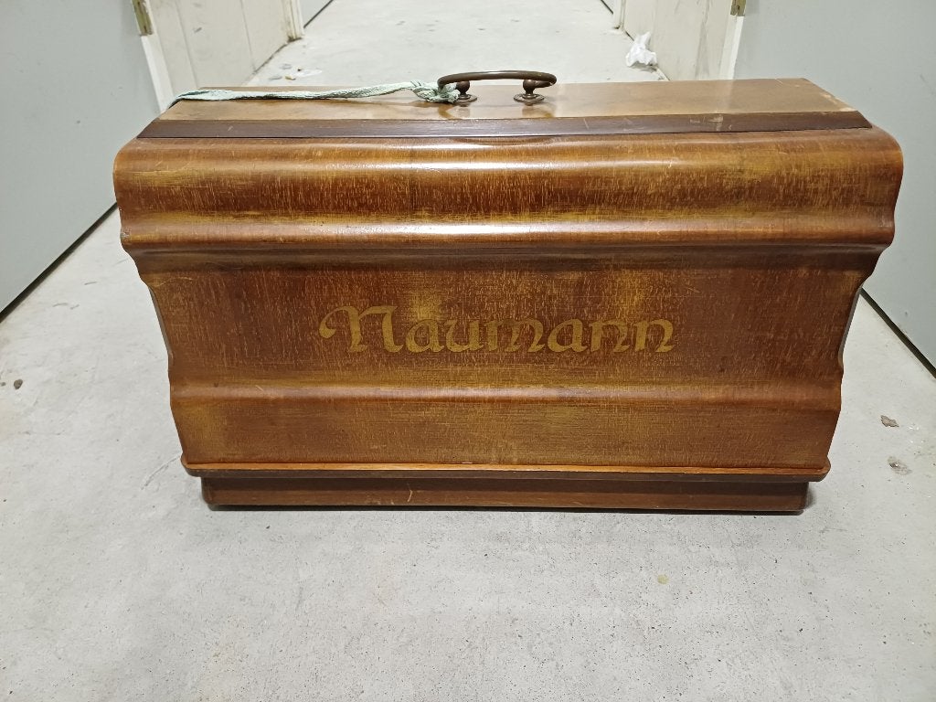 Naaimachine oud Regina, Ophalen