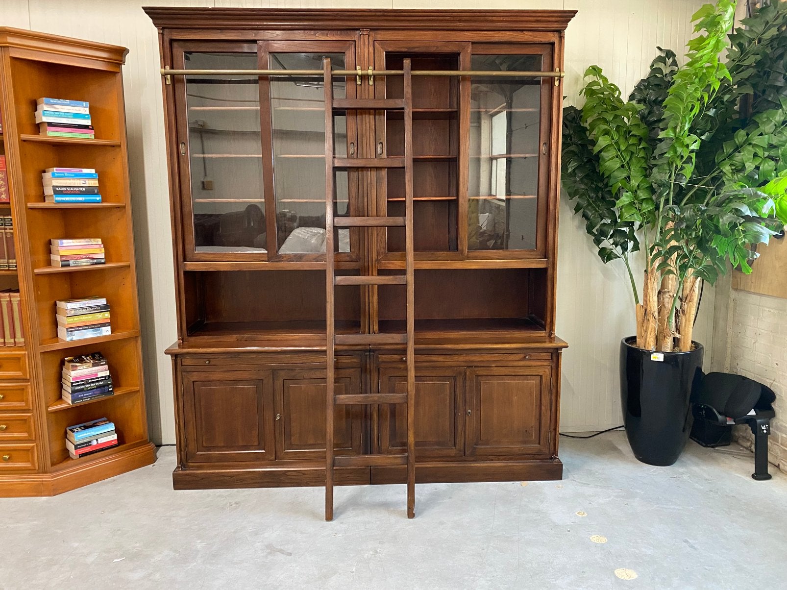 Massief Mahoniehouten Bibliotheekkast met Trap, Ophalen, Zo goed als nieuw, 200 cm of meer, 25 tot 50 cm