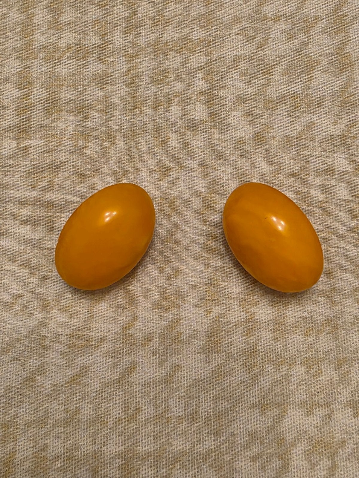 Oorbellen geel/oranje ovaal, Sieraden, Tassen en Uiterlijk, Oorbellen, Overige materialen, Geel, Ophalen of Verzenden, Zo goed als nieuw