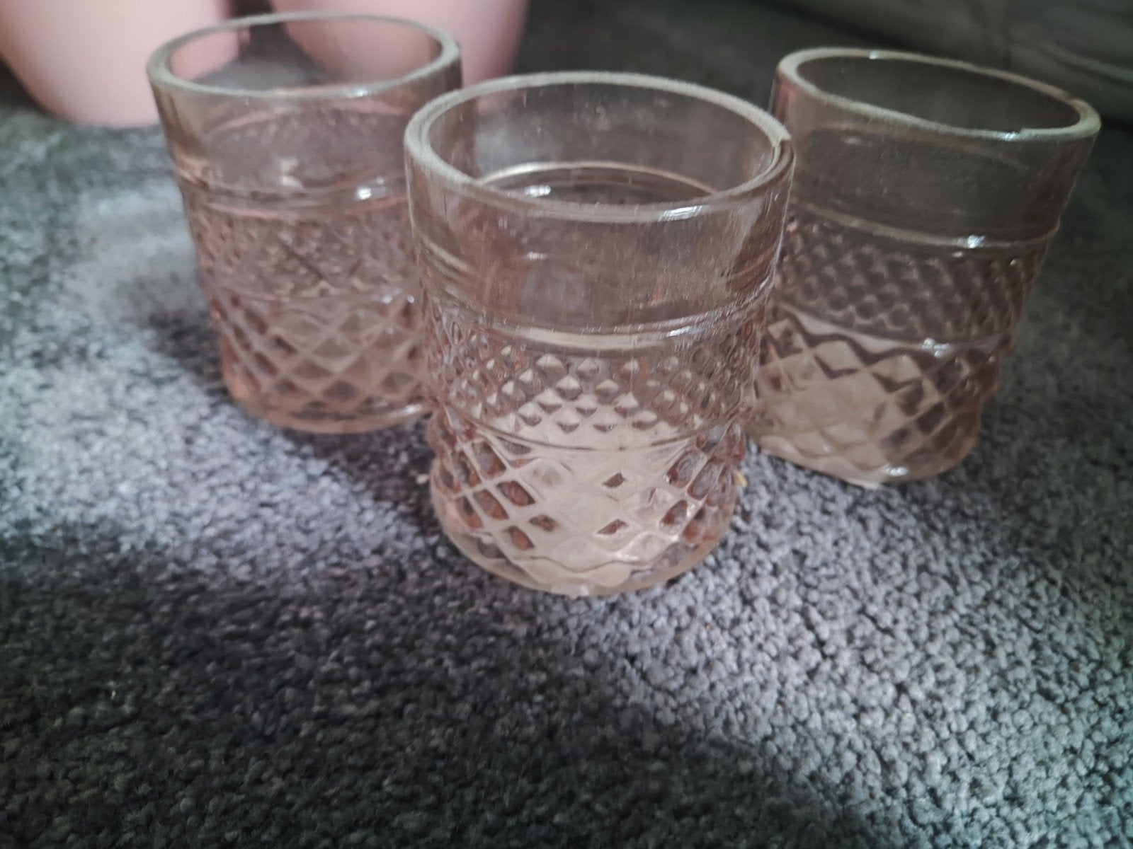 Set van 3 roze glazen met ruitpatroon, Ophalen of Verzenden