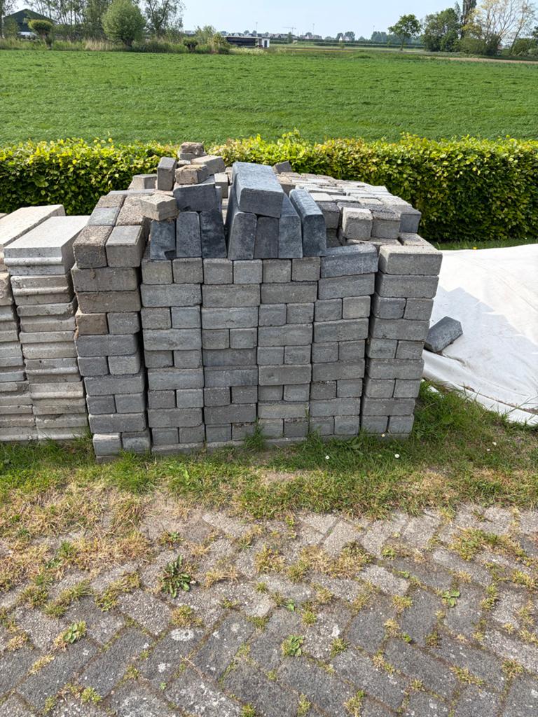 Gebruikte betonklinkers, ca. 25 m2 direct beschikbaar, Ophalen, Klinkers, Zo goed als nieuw, 10 m² of meer