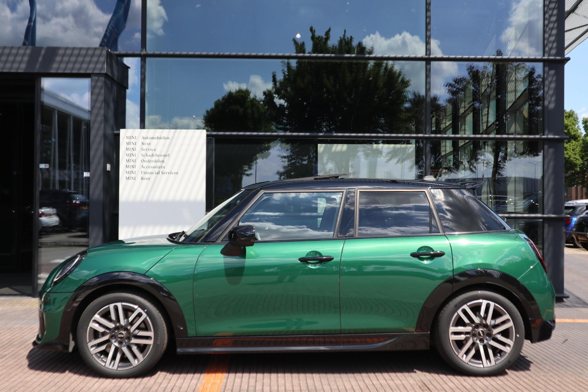 MINI 5-Deurs Cooper S | John Cooper Works | Panorama Dak | H, Gebruikt, 4 cilinders, Met garantie (alle), Leder en Stof
