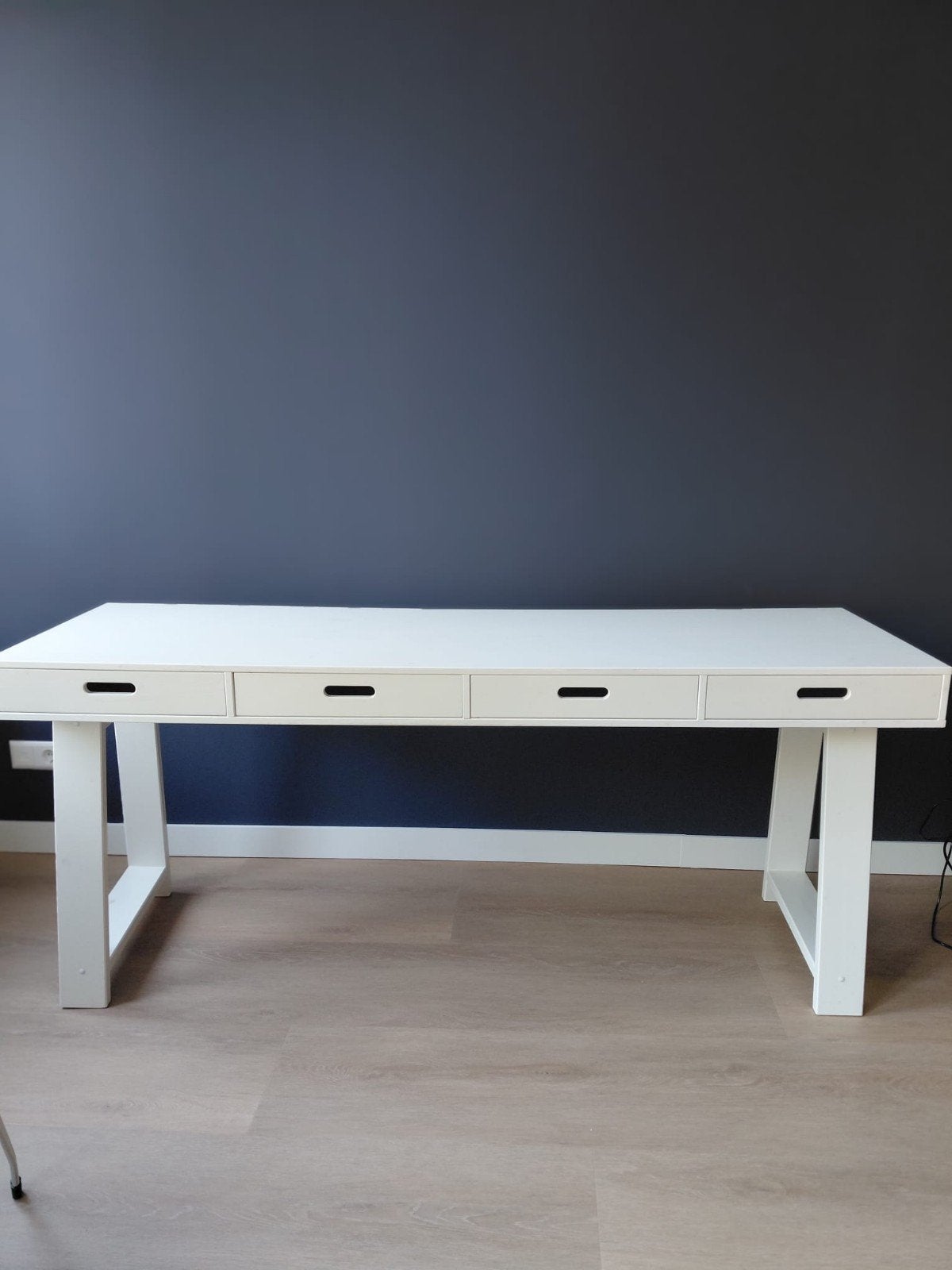 wit houten bureau van Woood, Ophalen, Demontabel, Gebruikt, Hout