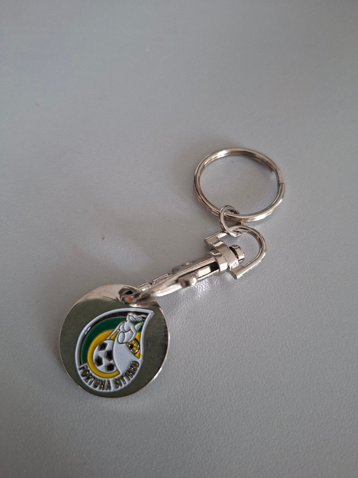 Fortuna Sittard sleutelhanger met winkelwagenmuntje, Ophalen of Verzenden, Nieuw, Sport