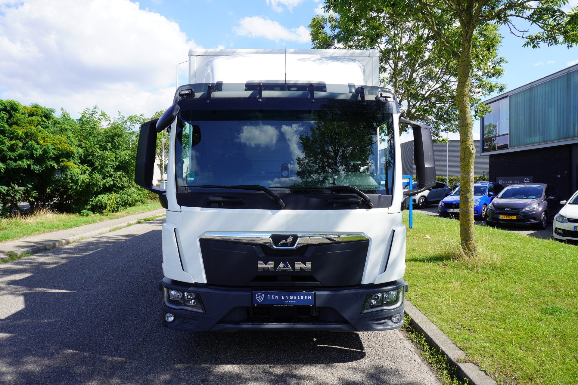 MAN TGL 12.250 Bakwagen met laadklep 1500 KG (bj 2023), Automaat, 252 pk, MAN, Wit