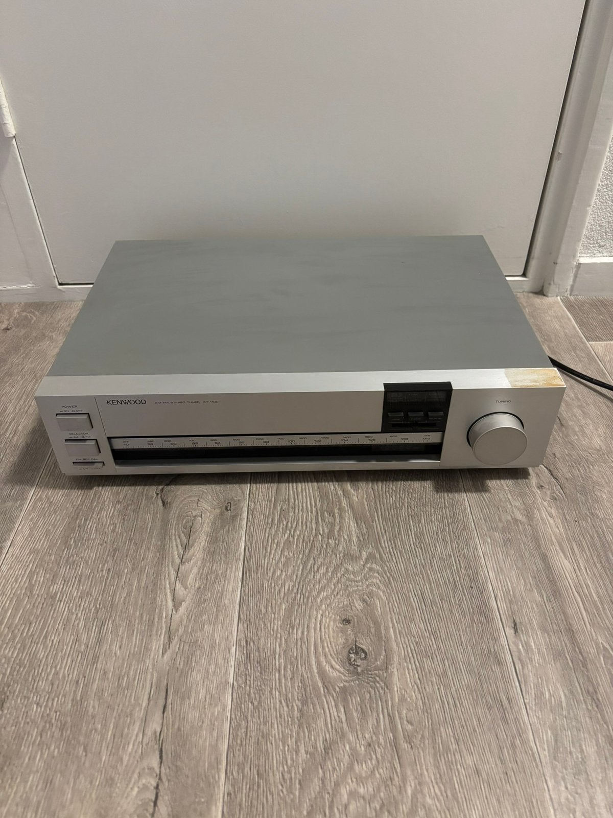 Kenwood KT-1100 AM/FM Stereo Tuner - High-End Klassieker, Ophalen of Verzenden, Zo goed als nieuw