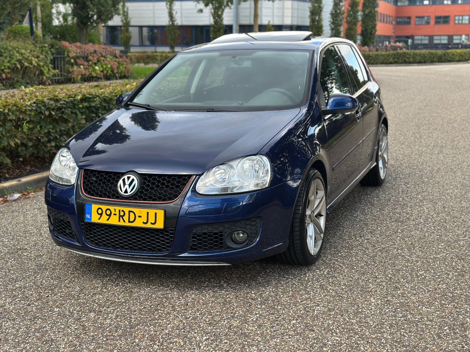 Volkswagen Golf 1.6 16V FSI 85KW 5DAut6 GTI pakket Schuifdak, Auto's, Dealer onderhouden, 4 cilinders, Blauw, Origineel Nederlands