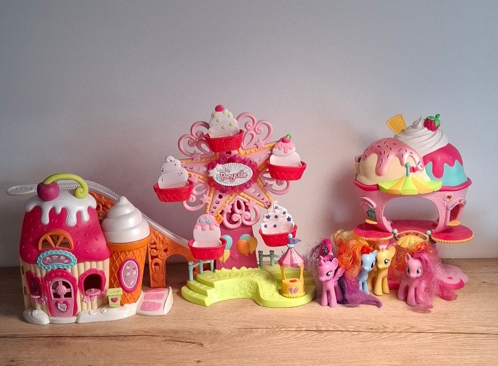 My Little Pony Ponyville pretpark set met 4 pony's, 1234road, Gebruikt, Ophalen of Verzenden, Hasbro@info
