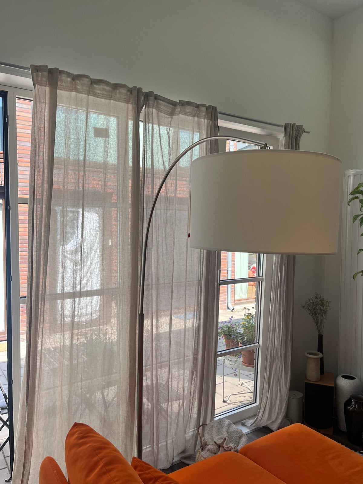Vloerlamp boog witte kap, Huis en Inrichting, Lampen | Vloerlampen, Ophalen, Gebruikt, Textiel, E27 (groot)