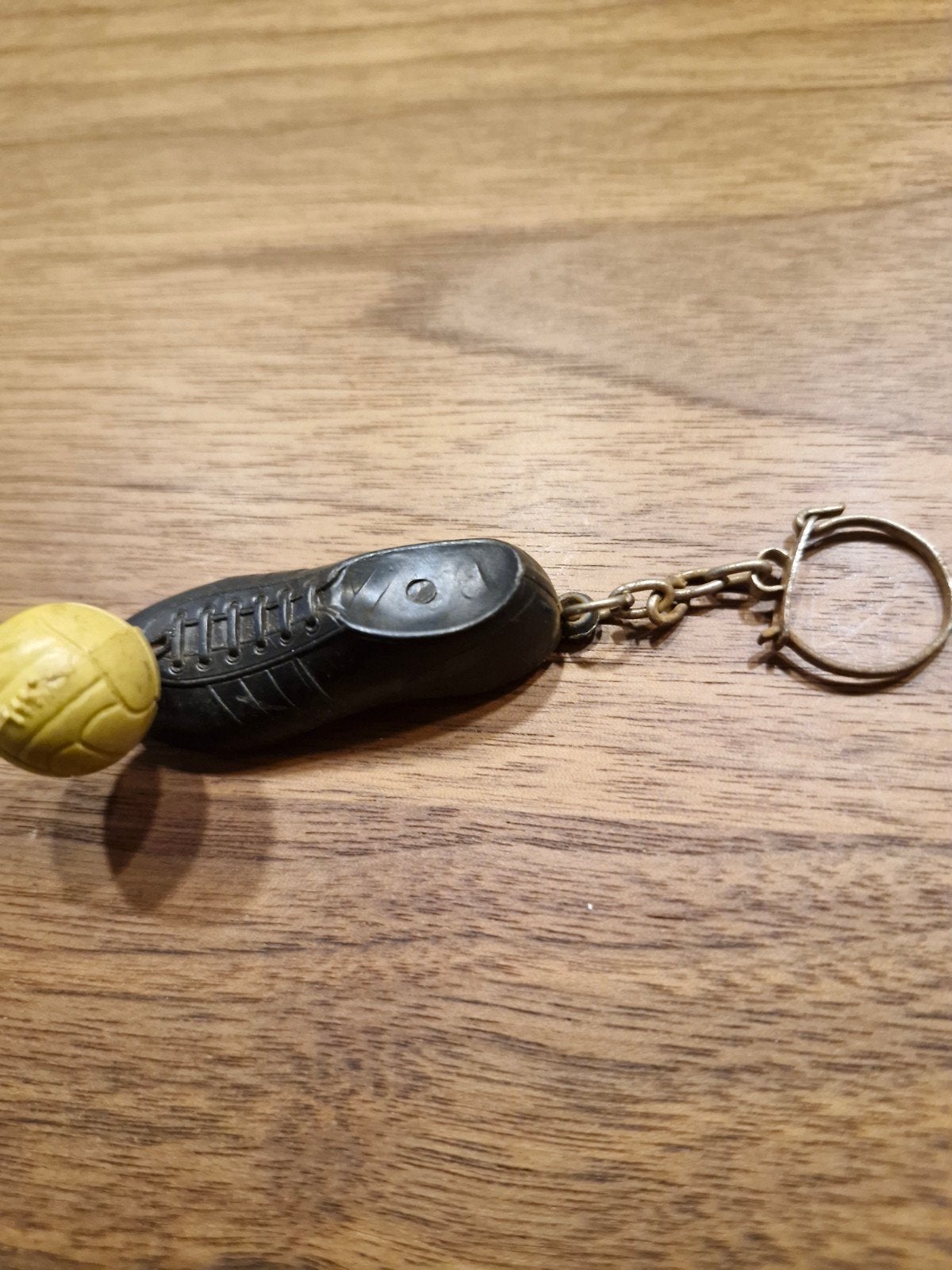 376 Vintage Voetbalschoen & Bal Sleutelhanger, Ophalen of Verzenden