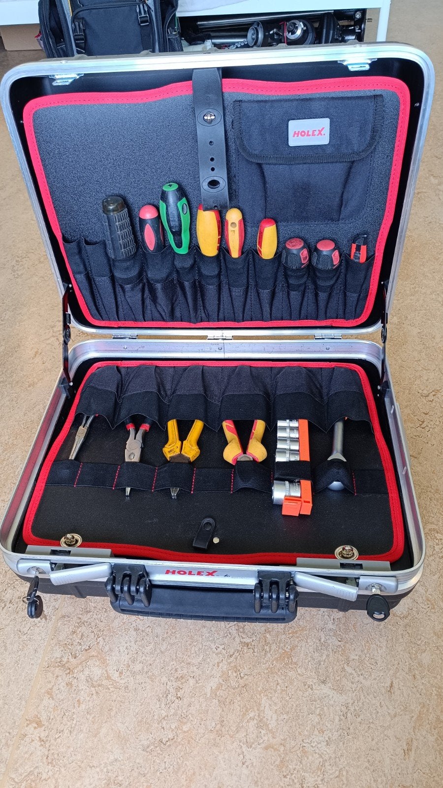 Tool case with tools gereedschapskoffer met gereedschap, Ophalen of Verzenden
