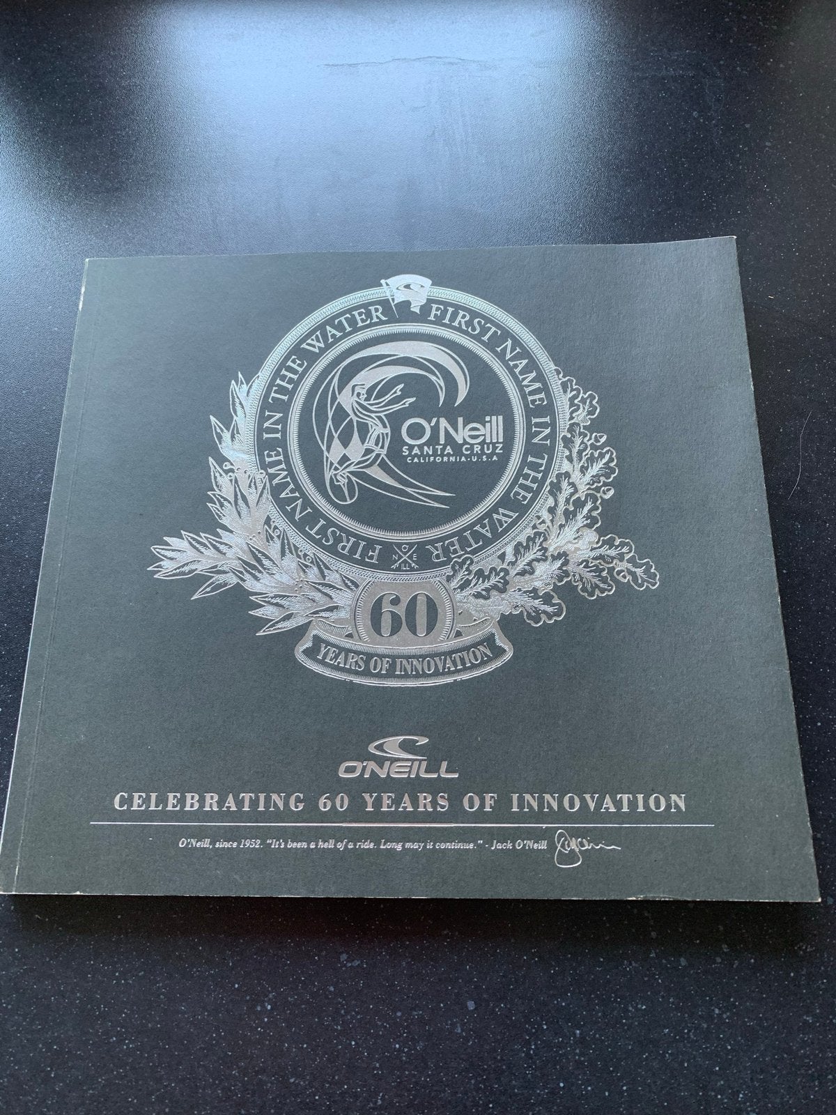 O'Neill 60 Jaar Innovatie Boek - Surfen Geschiedenis, Ophalen of Verzenden, Zo goed als nieuw, Amerika