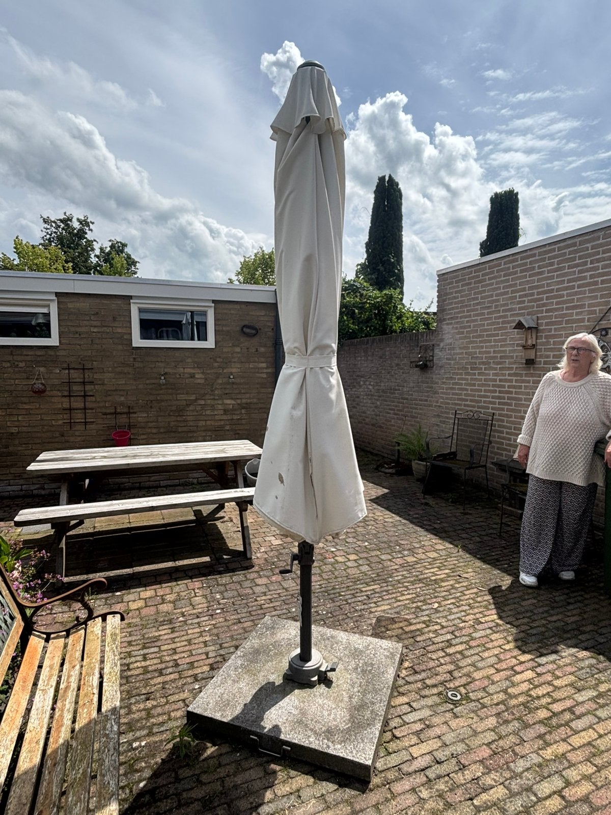 Zweefparasol met zware voet - Gebruikt, Tuin en Terras, Parasols, Ophalen, Gebruikt, Kantelbaar, 2 tot 3 meter