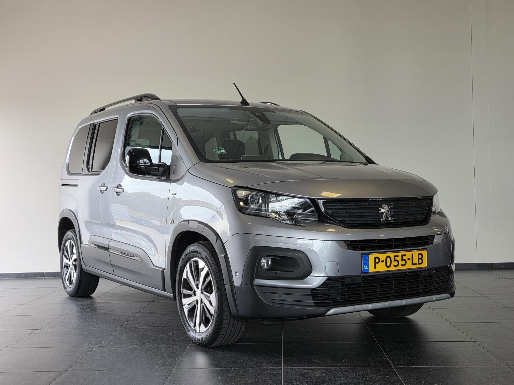 Peugeot Rifter 1.2 Puretech GT | Stoelverwarming | 18" Inch, Auto's, Stof, Gebruikt, Euro 6, 1199 cc