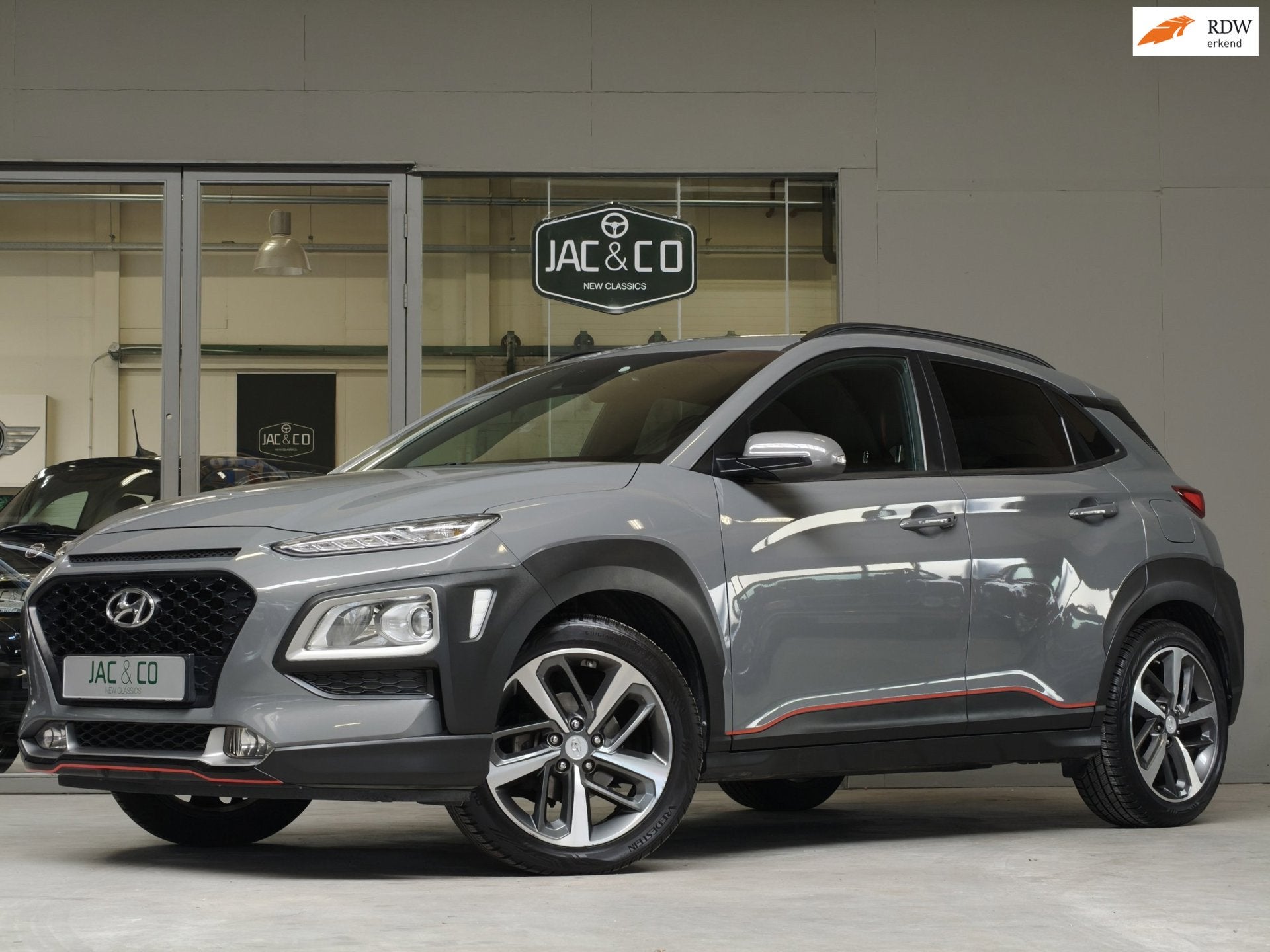 Hyundai Kona 1.0T Premium Zwart Leder / 100% Onderhouden, Auto's, Voorwielaandrijving, Dealer onderhouden, Gebruikt, Leder
