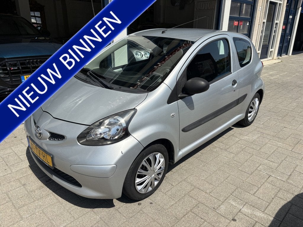 Toyota Aygo 1.0-12V NW APK 06-2027 (bj 2007), Voorwielaandrijving, Gebruikt, 4 stoelen, 68 pk
