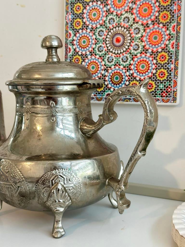 Vintage Marokkaanse Theepot - Zilverkleurig met Gravures, Ophalen of Verzenden, Zilver