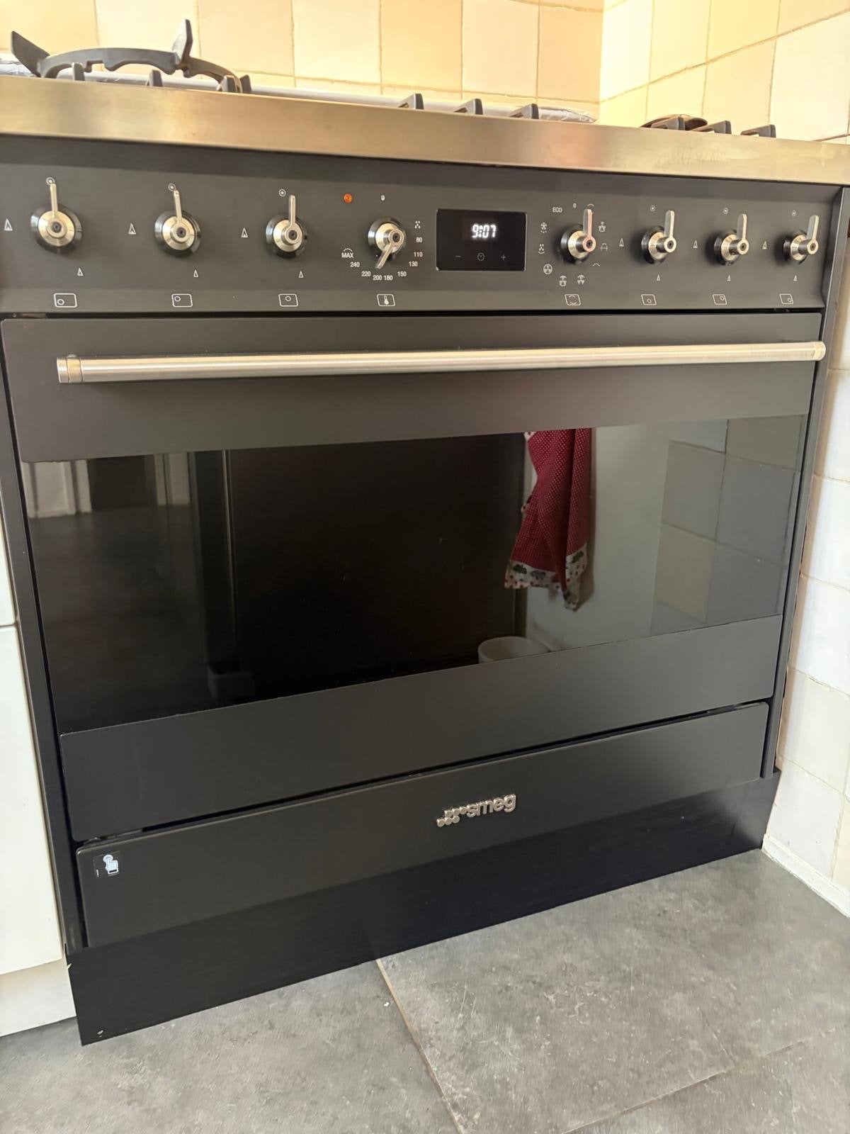 Smeg Fornuis met Oven - Zwart,, Witgoed en Apparatuur, Fornuizen, Ophalen, Gebruikt, Grill, Gas