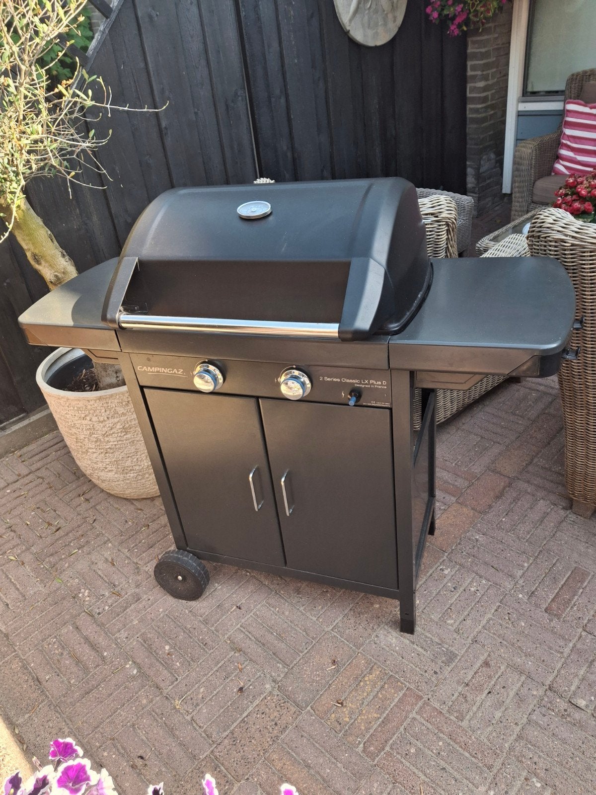 Aangeboden mooie gas bbq, Ophalen