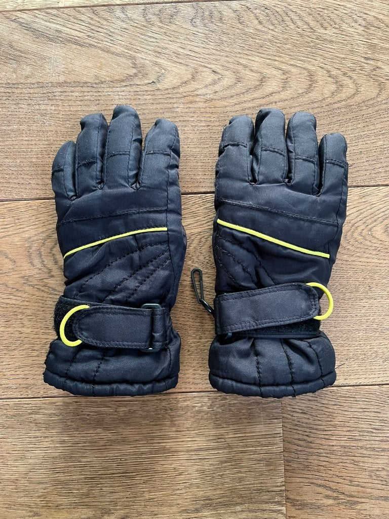 Zwarte Thinsulate (ski) handschoenen 5-7 jaar maat 4,5, Ophalen of Verzenden, Gebruikt, Jongen of Meisje, Handschoenen