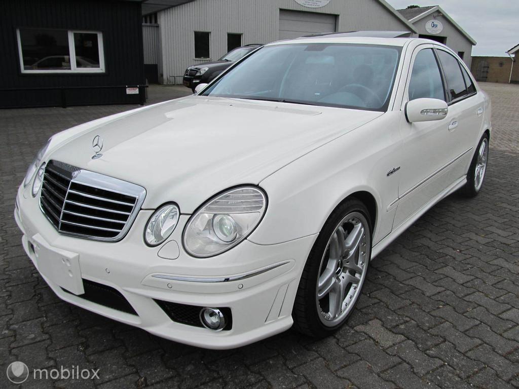 Mercedes e klasse E 55 AMG, E63 model, 81800 km, zeer mooi, Auto's, Automaat, Achterwielaandrijving, Gebruikt, Leder