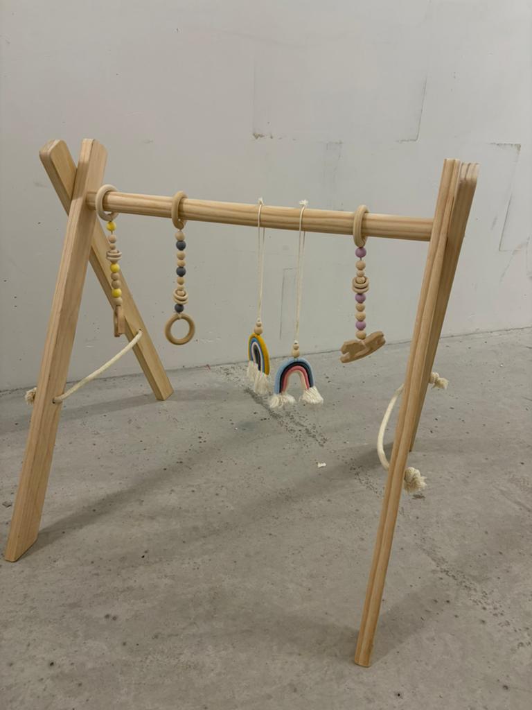 Houten babygym van Ladanas, Kinderen en Baby's, Speelgoed | Babyspeelgoed, Ophalen, Zo goed als nieuw, Babygym