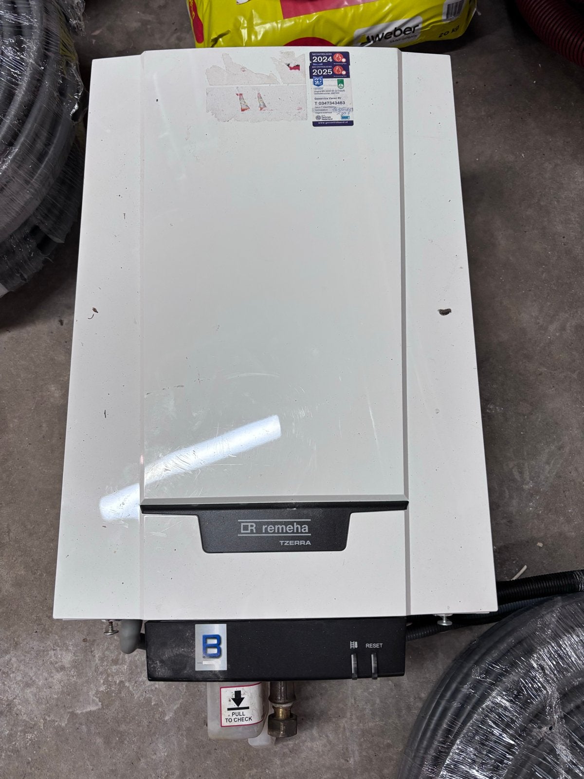 Remeha Tzerra M 24c CW3 CV-ketel met iSense thermostaat, Doe-het-zelf en Verbouw, Verwarming en Radiatoren, Ophalen, Gebruikt