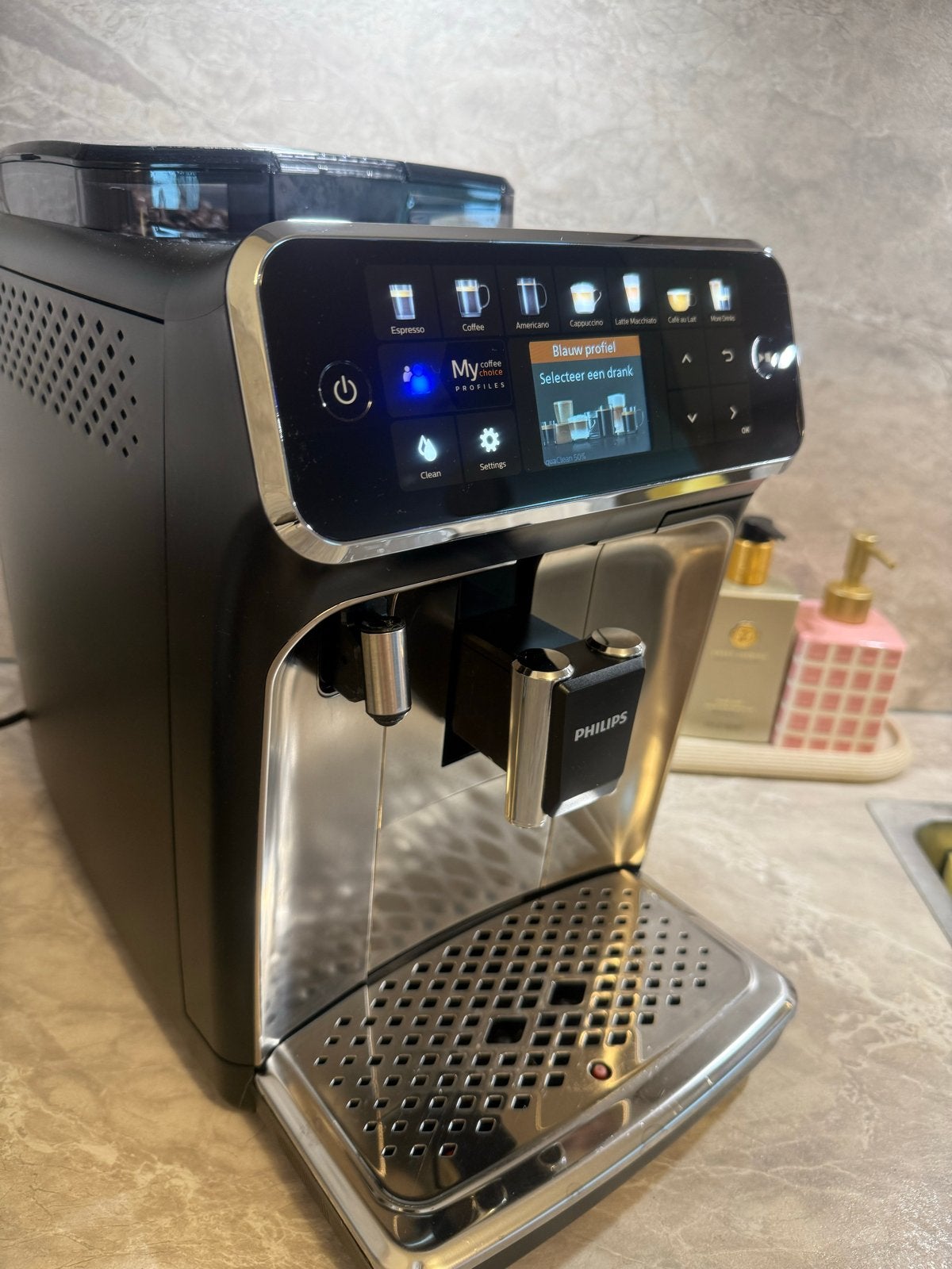 Philips Series 5400 EP5447/90 Volautomatische Espressomachin, Witgoed en Apparatuur, Koffiezetapparaten, Afneembaar waterreservoir