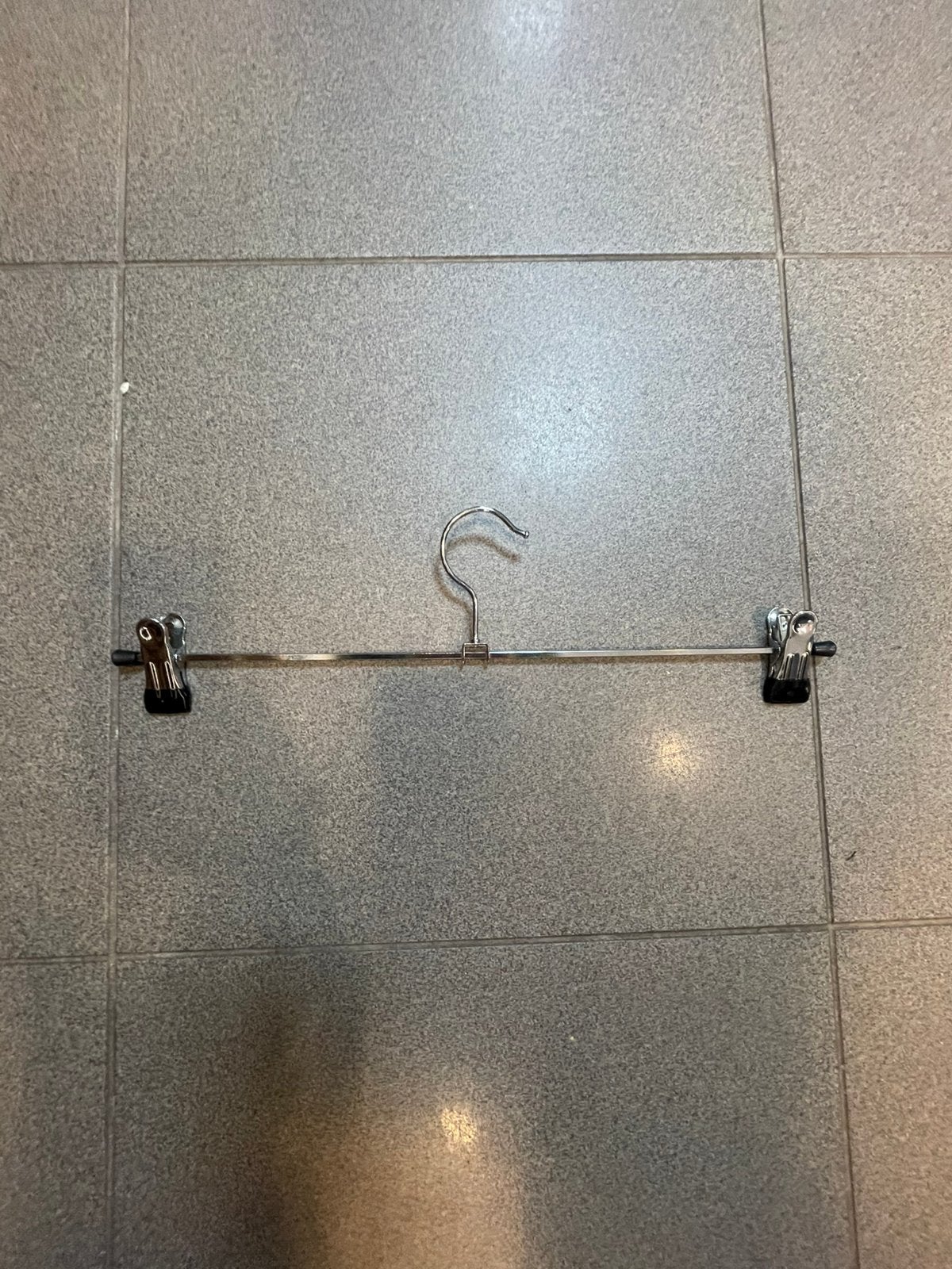 Knijp hangers, Ophalen, Zo goed als nieuw