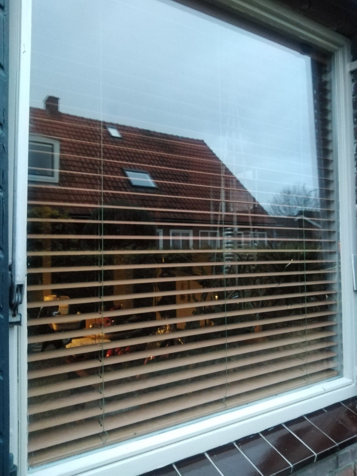 Luxaflex aluminium 5cm houtlook diverse maten hoogte 140, Ophalen, Gebruikt, Bruin