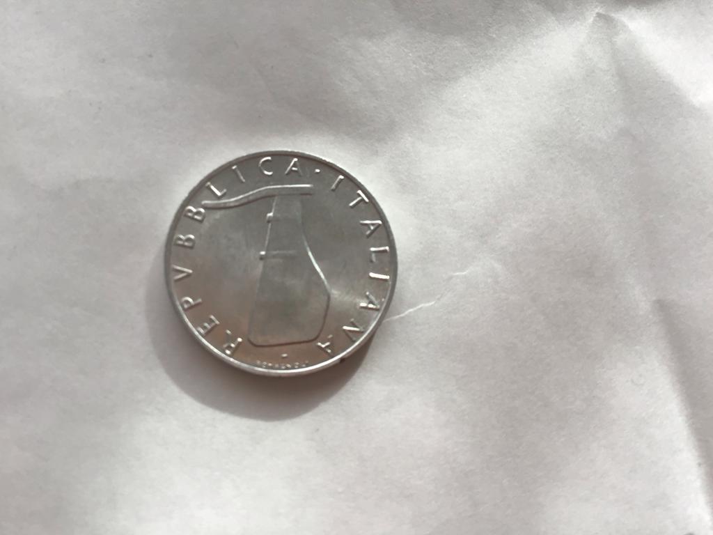 Zeldzame Italiaanse 5 Lire munt uit 1955 - Dolfijn, Ophalen of Verzenden, Italië, Losse munt