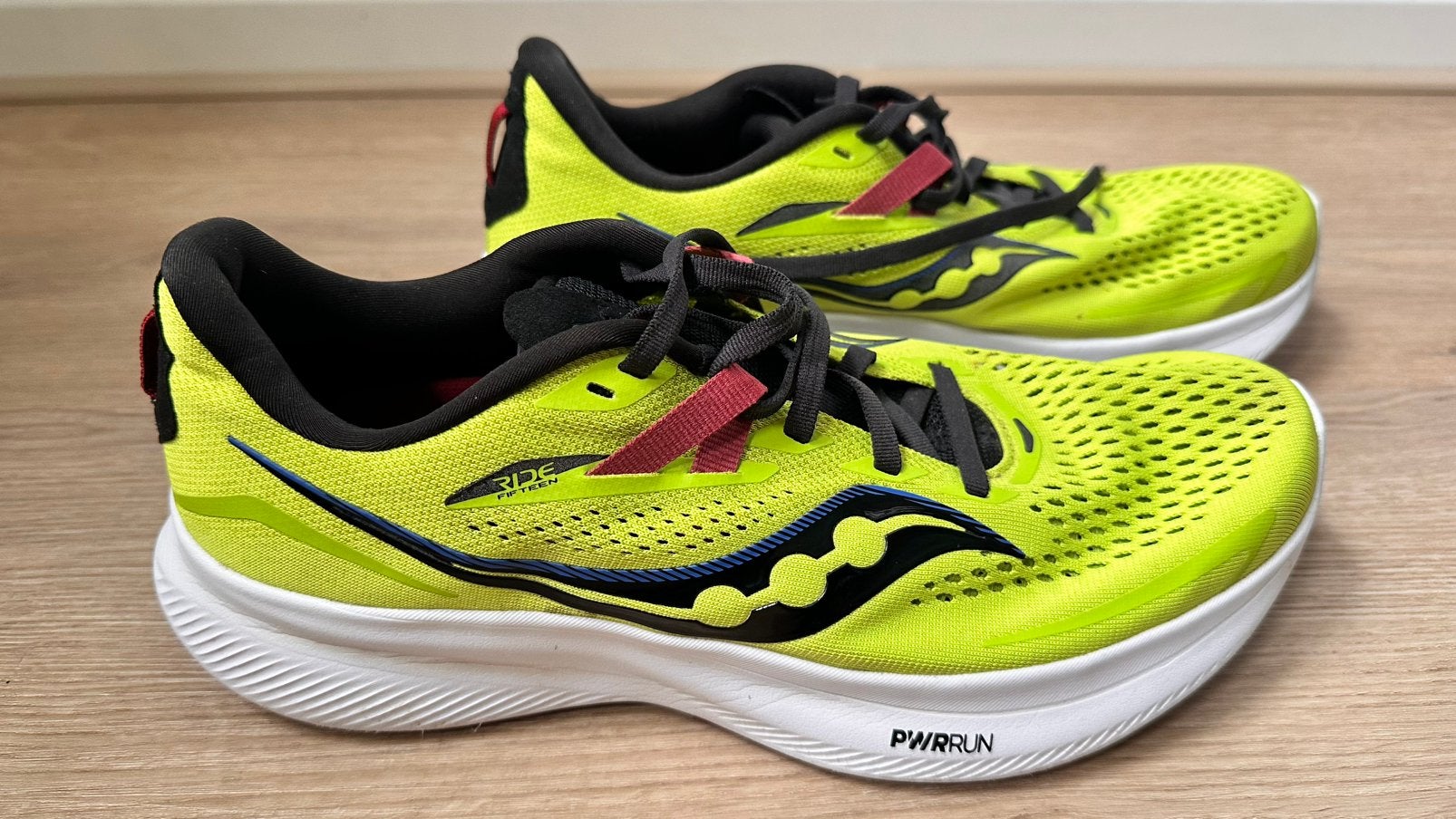 Nieuw Saucony maat 42 heerlijke hardloopschoenen, Sport en Fitness, Loopsport en Atletiek, Hardloopschoenen, Nieuw, Hardlopen