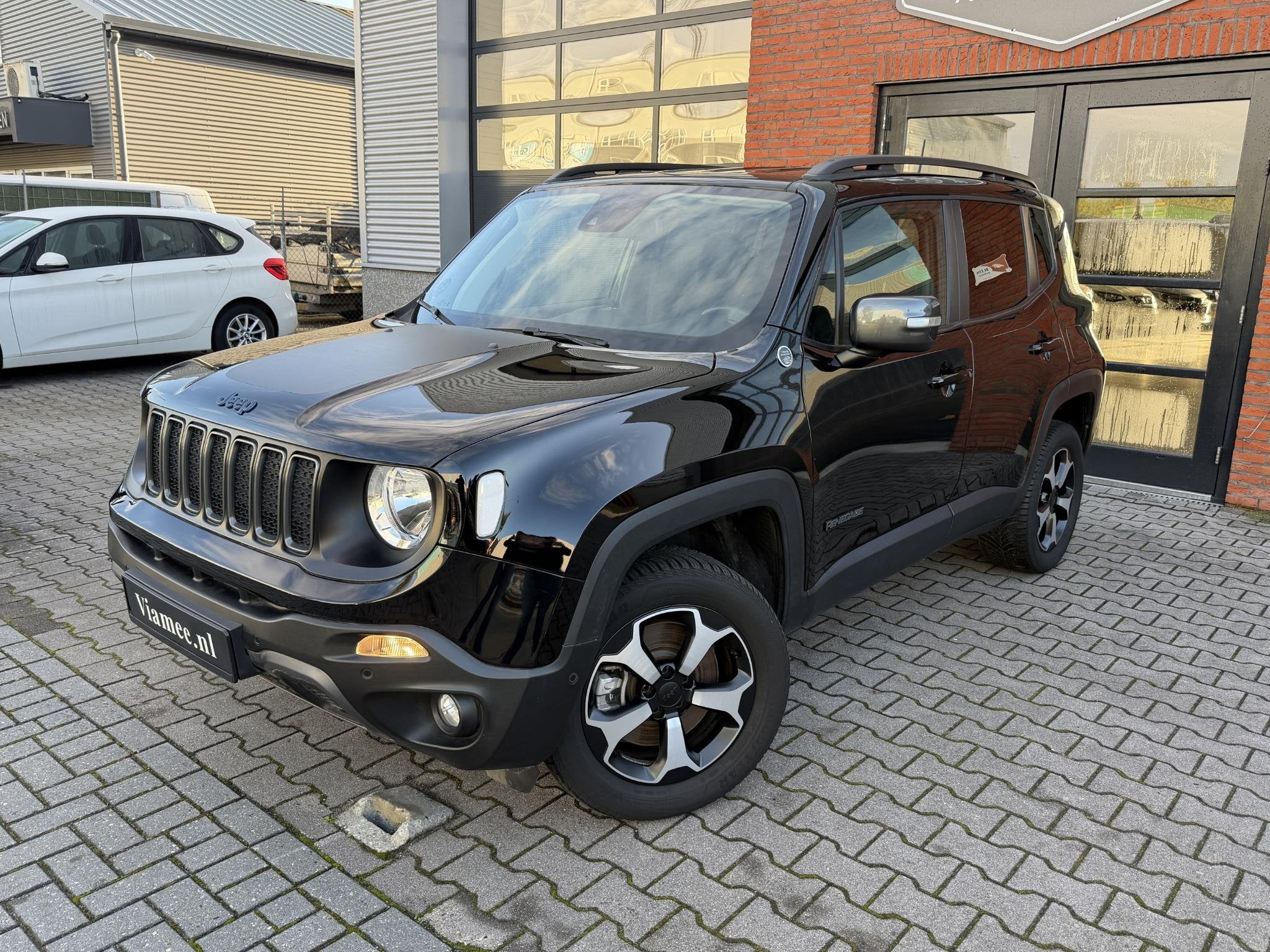 Jeep Renegade 4xe 240 Plug-in Hybrid Electric Trailhawk, Auto's, Automaat, Stof, Gebruikt, 4 cilinders