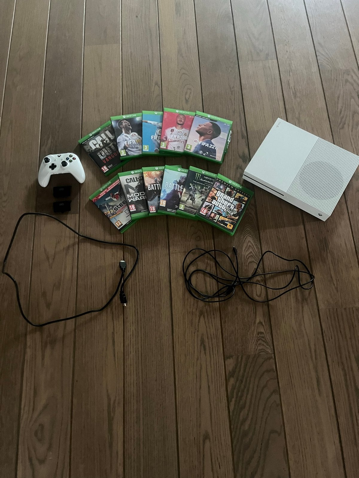 Xbox One S met controller en 9 games, Online, Gebruikt, Vanaf 18 jaar, Overige genres